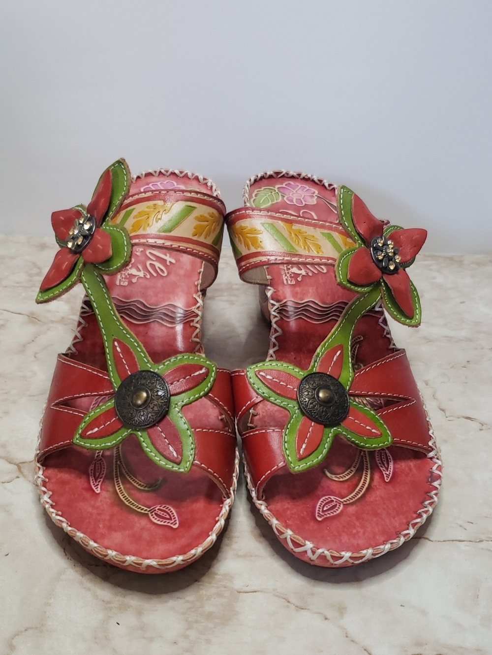Elite By Corkys  Women's Floral Red Leather Slide Sandals with Green Accents 8 - Picture 2 of 7
